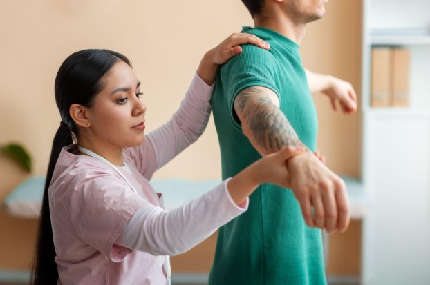 The Three Stages of Frozen Shoulder and What Changes in Each Stage